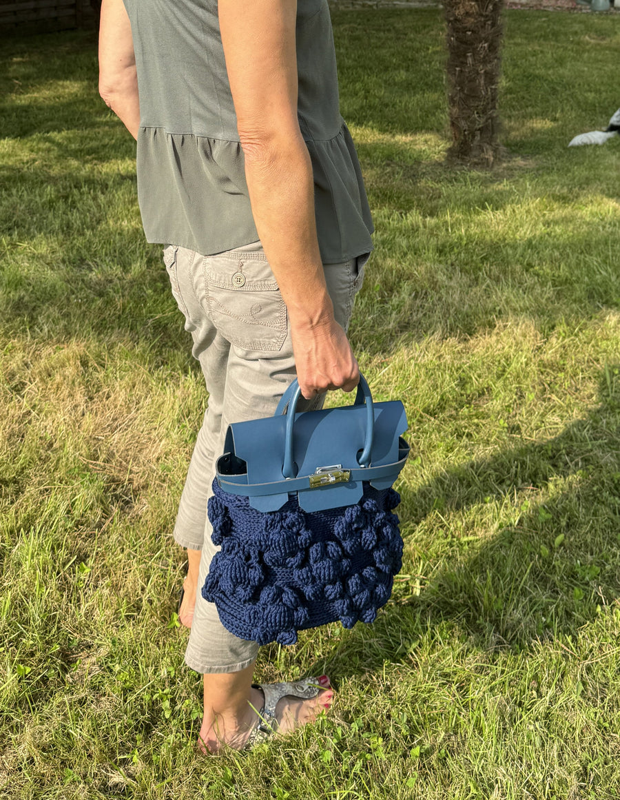 Sac cuir et fleurs