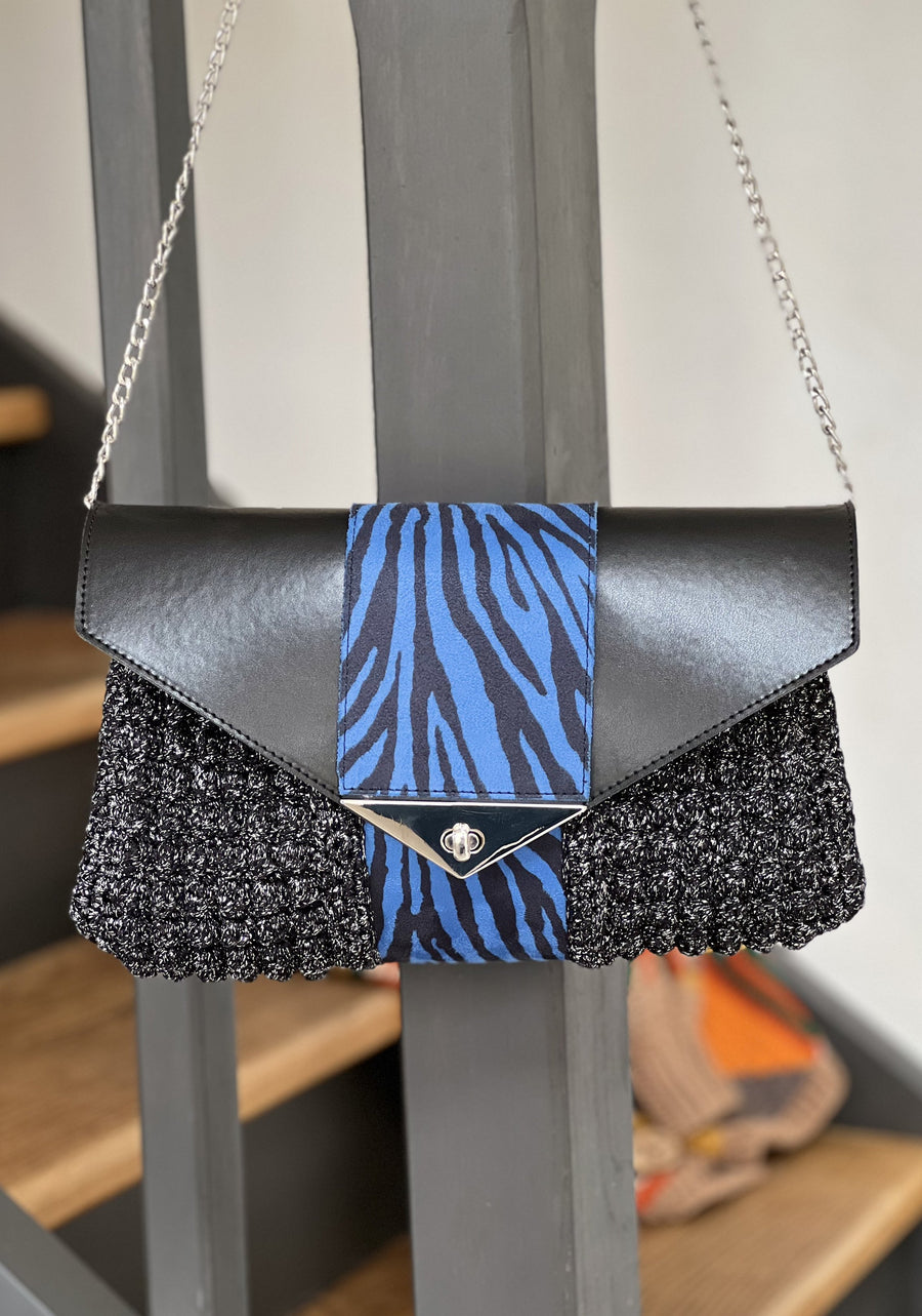 Pochette tigre bleue