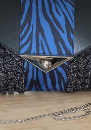 Pochette tigre bleue