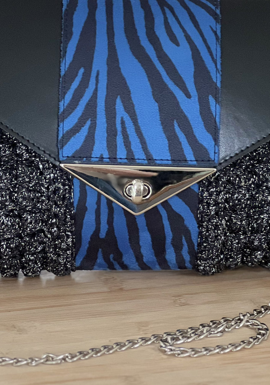 Pochette tigre bleue