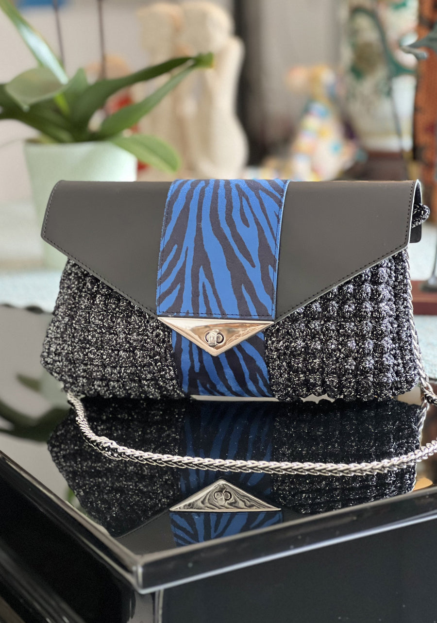 Pochette tigre bleue