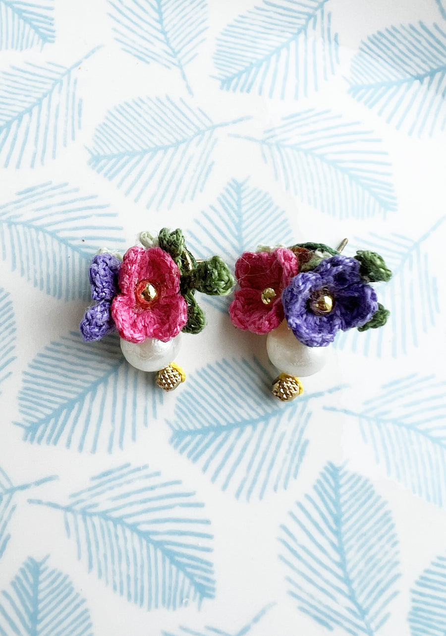 Fleurettes et perle