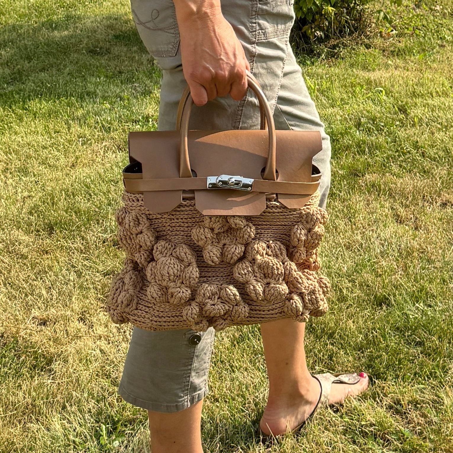 Sac cuir et fleurs