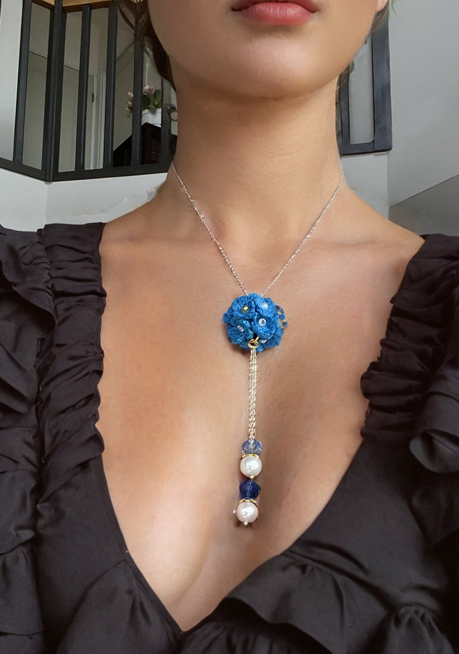 Collier fleurettes bleues