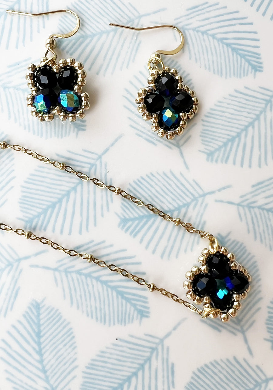 Collier ras de cou perles bleues de bohème