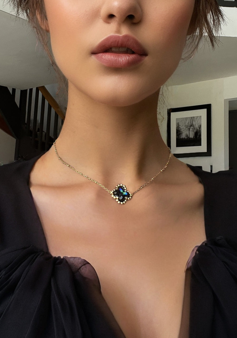 Collier ras de cou perles bleues de bohème