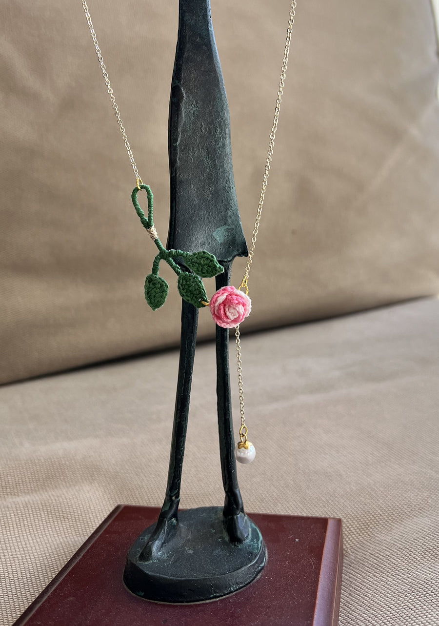 Collier rose clair