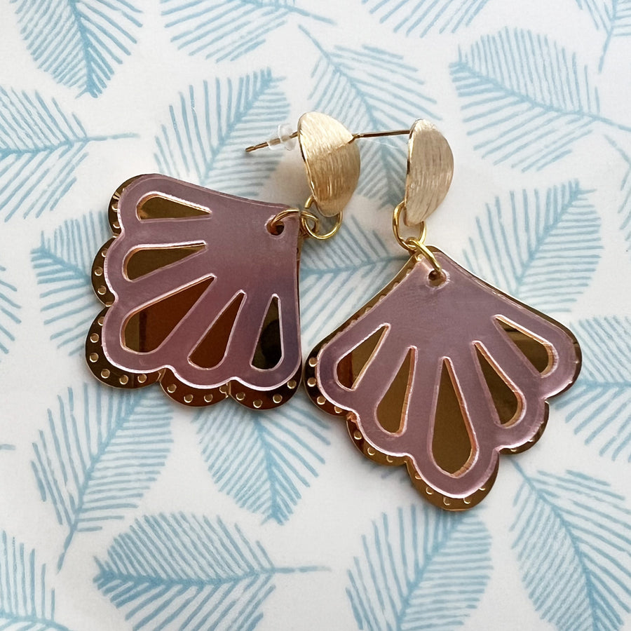 Pendentif coquille doré