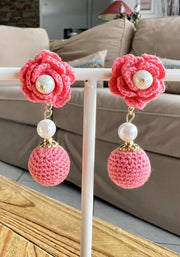Fleurs et pendants boules et perles