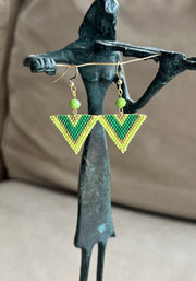 Boucles tissées Miyuki triangle et perle d'eau douce (Verte)