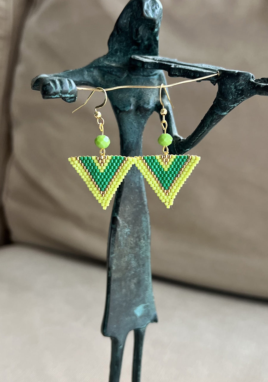 Boucles tissées Miyuki triangle et perle d'eau douce (Verte)